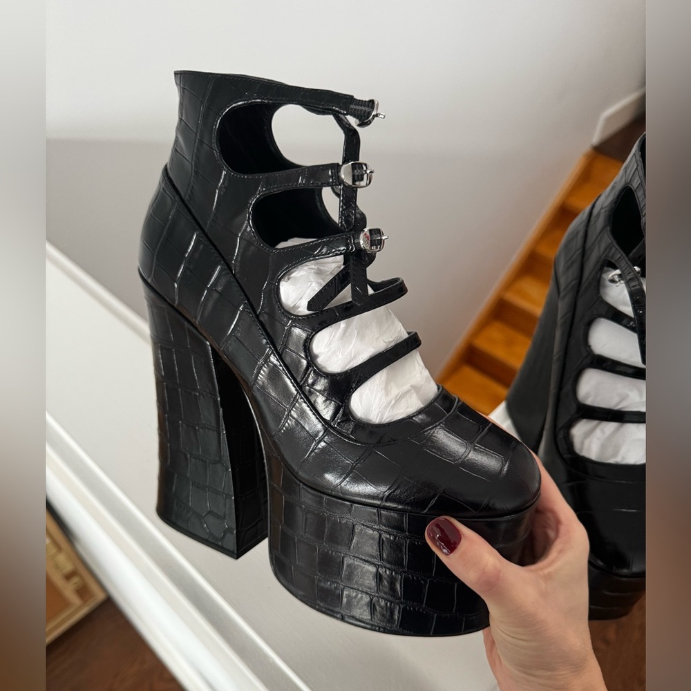 MARC JACOBS KIKI HEELS - Picture 2 of 4